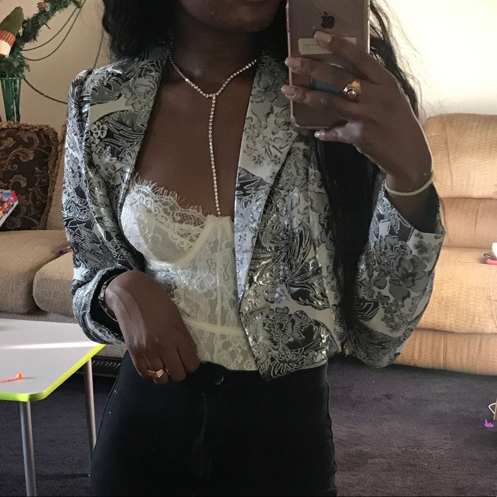 Gabrielle Union Cropped Blazer